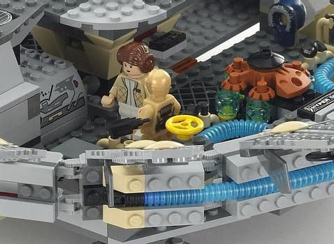 PRE-LOVED LEGO Star Wars Millennium Falcon (Blue Box) 4504